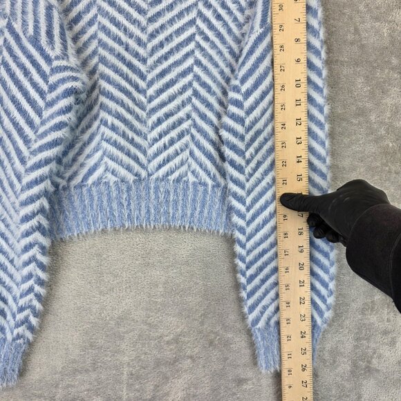 C/MEO Collective Sweater Womens XS Blue White Chevron Fuzzy Crewneck Cropped - Picture 4 of 10
